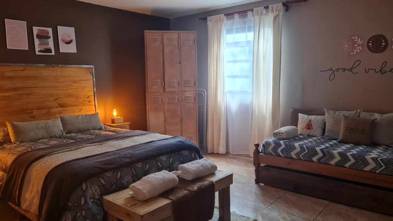 Hostel Del Lago, Habitaciones Privadas Y Cabanas El Chalten Esterno foto