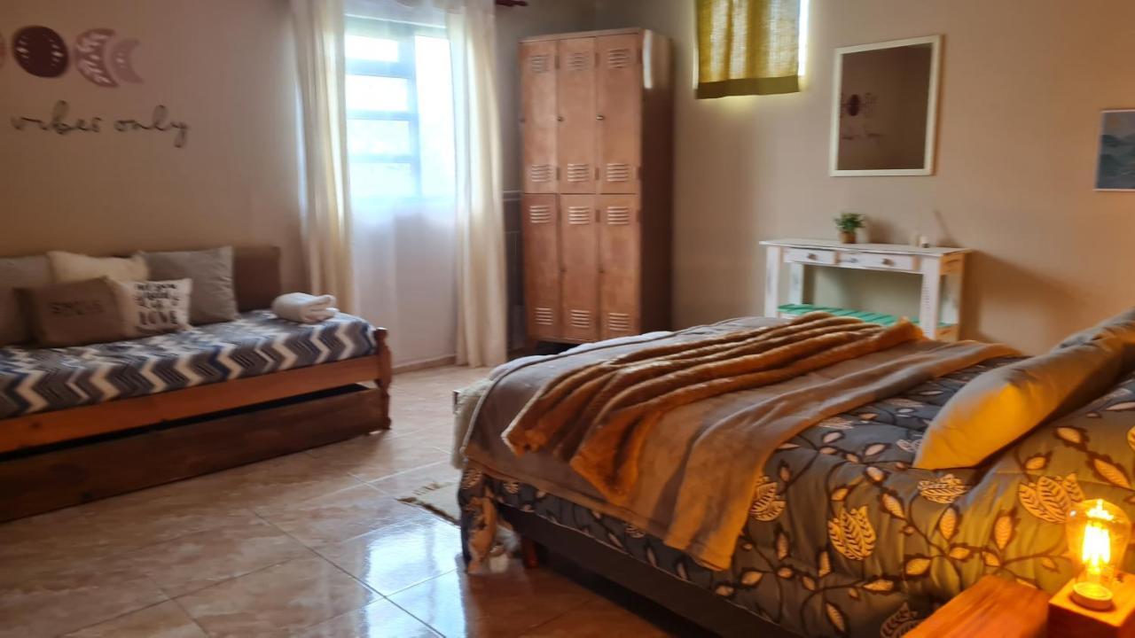 Hostel Del Lago, Habitaciones Privadas Y Cabanas El Chalten Esterno foto