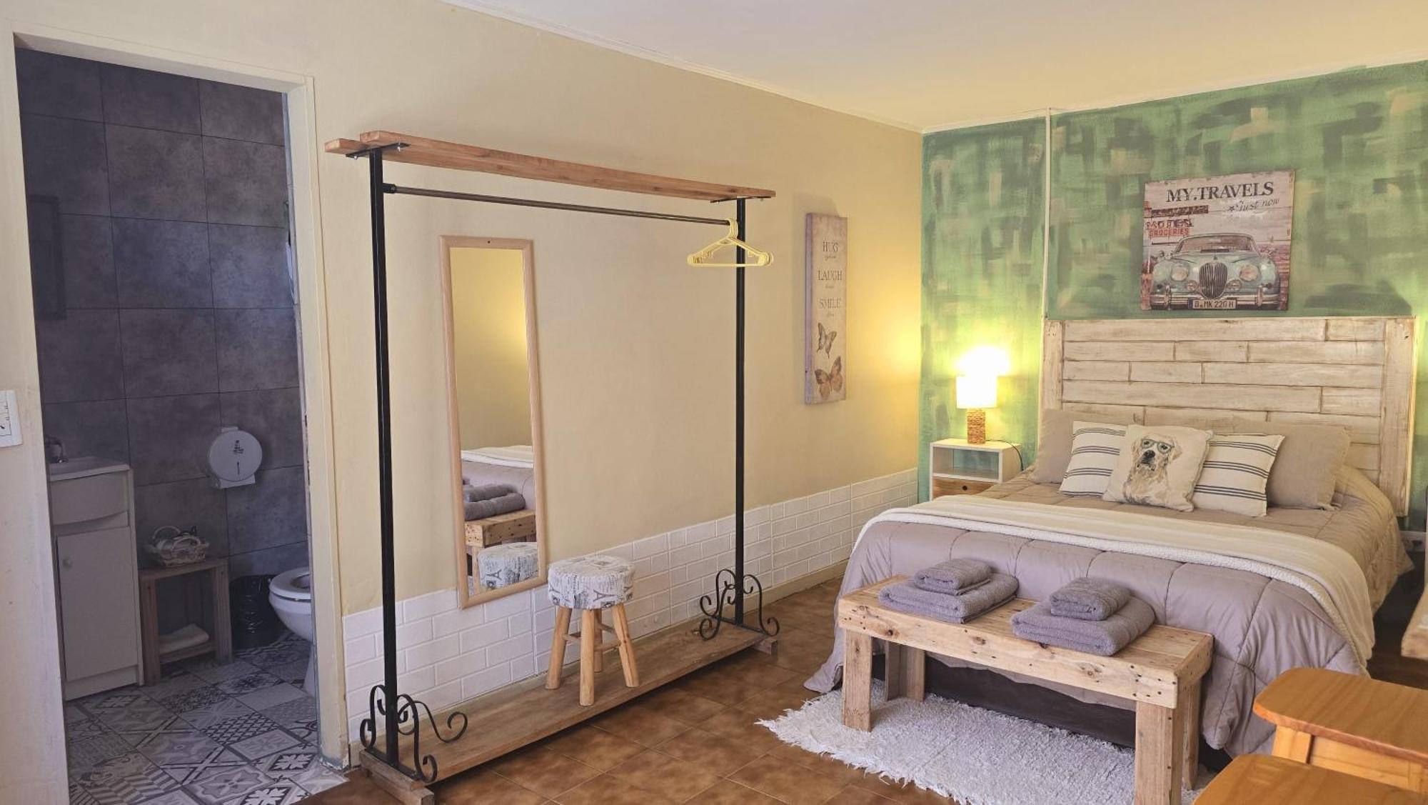 Hostel Del Lago, Habitaciones Privadas Y Cabanas El Chalten Esterno foto