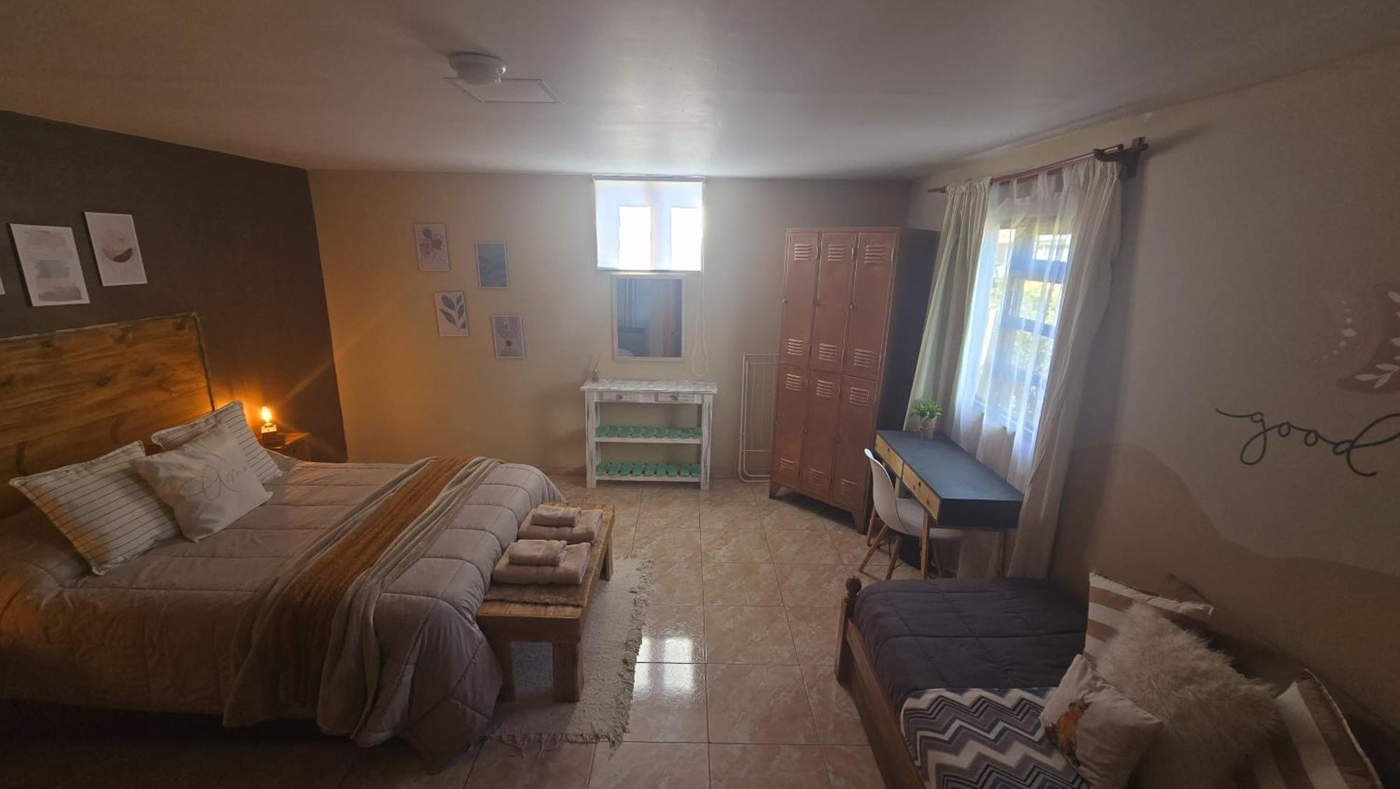 Hostel Del Lago, Habitaciones Privadas Y Cabanas El Chalten Esterno foto